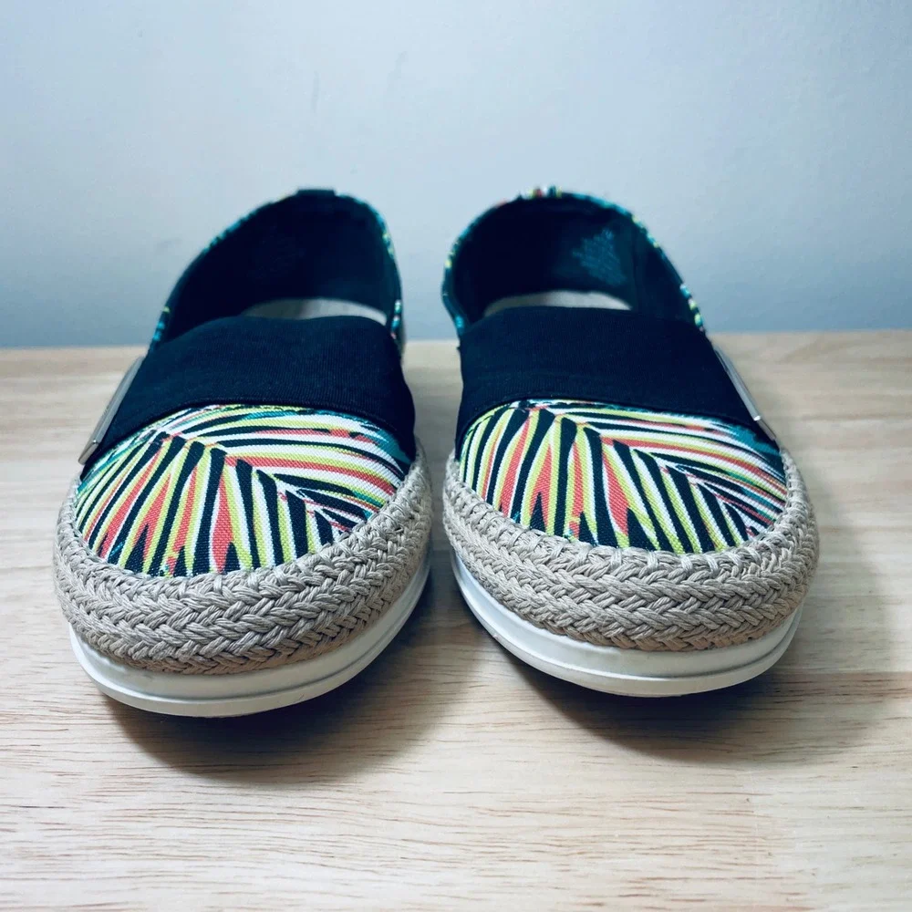 Anne Klein Akzilya Tropical Palm Leaf Espadrille Flats Teal Multi Women's 7M